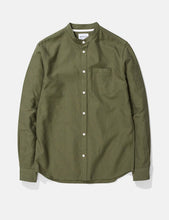 Load image into Gallery viewer, Norse Projects Hans Grandad Ripstop Shirt - Dried Olive Green
